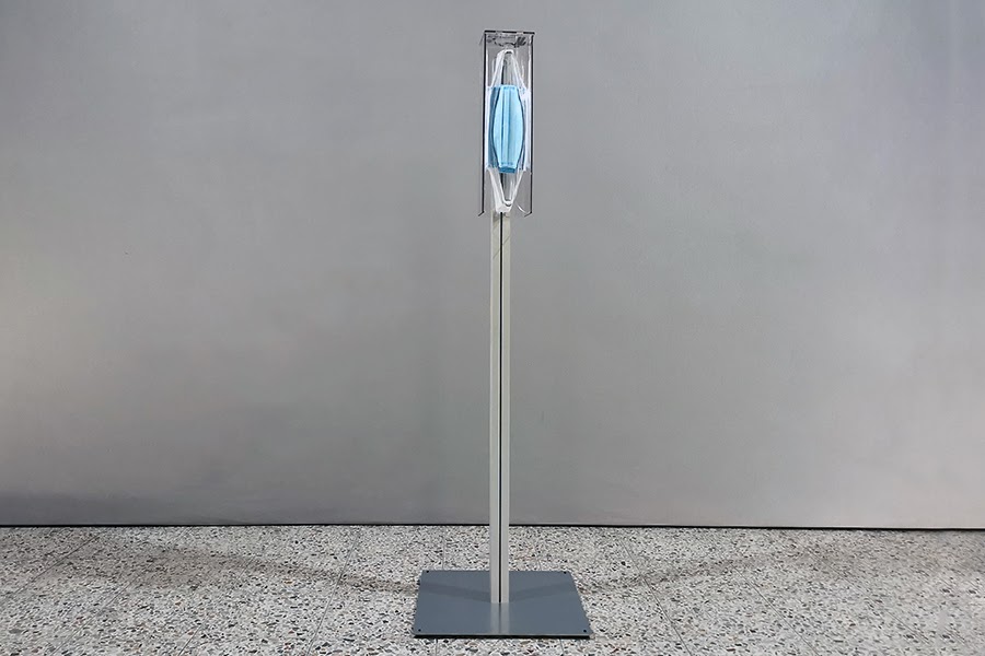 maskiautomaatti_jalalla MASK-MATIC mask automat on stand