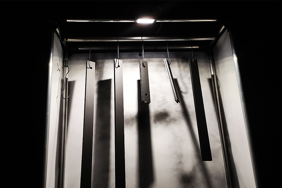 Hetivalmis maalauskaappi PAINTERBOX suojaksi