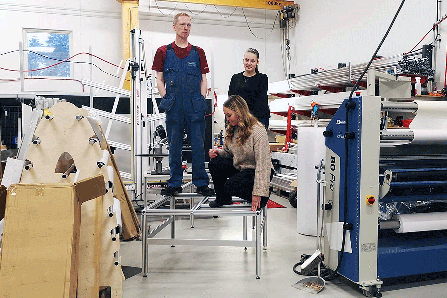 Tuotetestaus käynnissa alumiiniprofiiilit