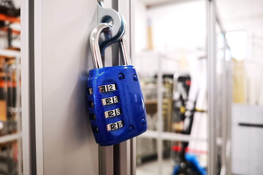 Lukittava turvallinen läpinäkyvä suoja-aita robotille messuosasto